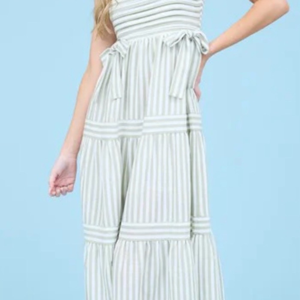 STRIPE TIE DETAIL SLEEVELESS TIERED MIDI Dress
